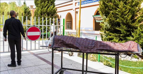 🔺 اکثر خودکشی‌های اخیر در ایران مولود فقر و جیب خالی است/ «هیچ توصیه‌ای نداریم که فرد خودکشی‌کننده در قبرستان عمومی دفن نشود»