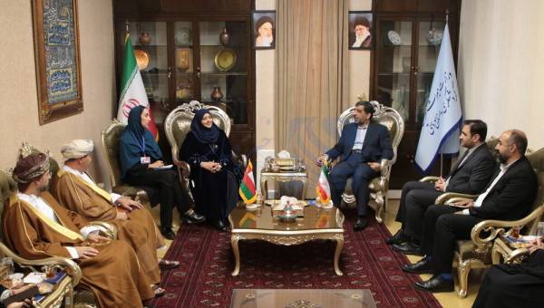 🔺 رایزنی برای افزایش سفر بین ایران و عمان